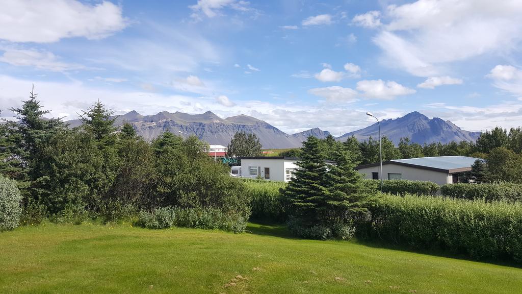 Hvita Husith, Kirkjubraut 48 Appartamento Höfn Esterno foto
