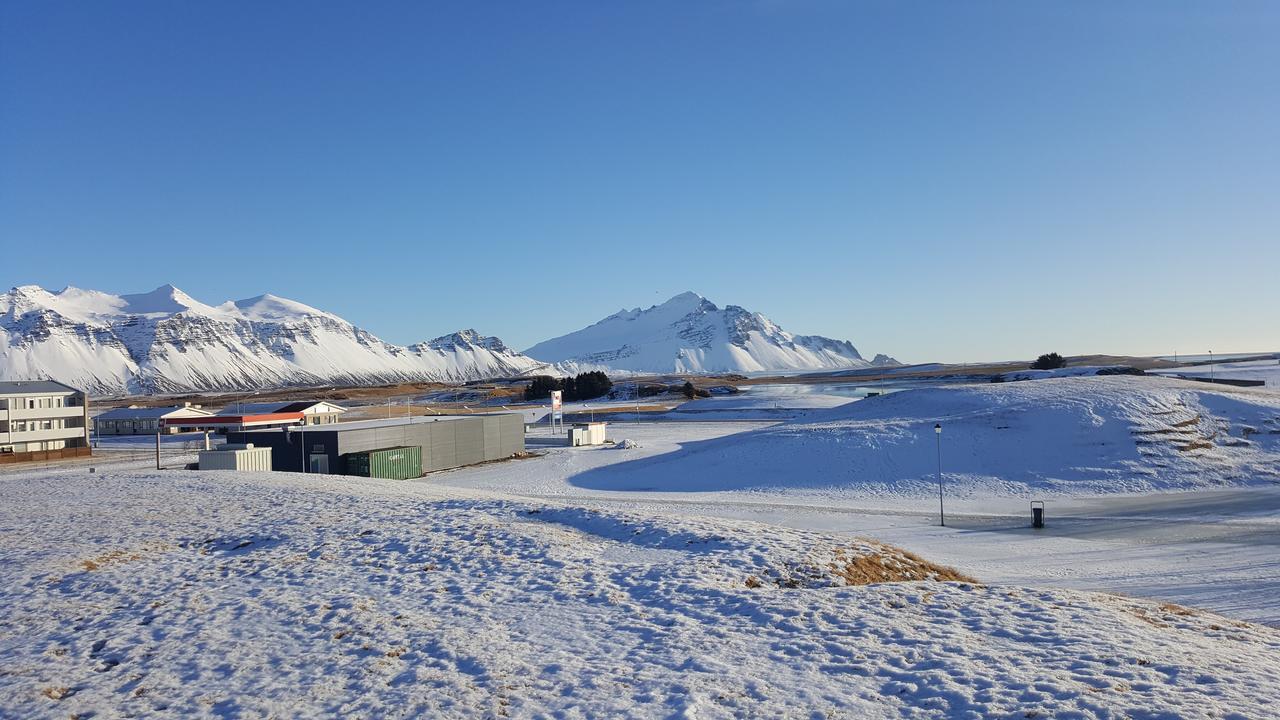 Hvita Husith, Kirkjubraut 48 Appartamento Höfn Esterno foto